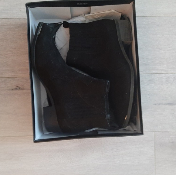 Booties - Picture 7 of 8